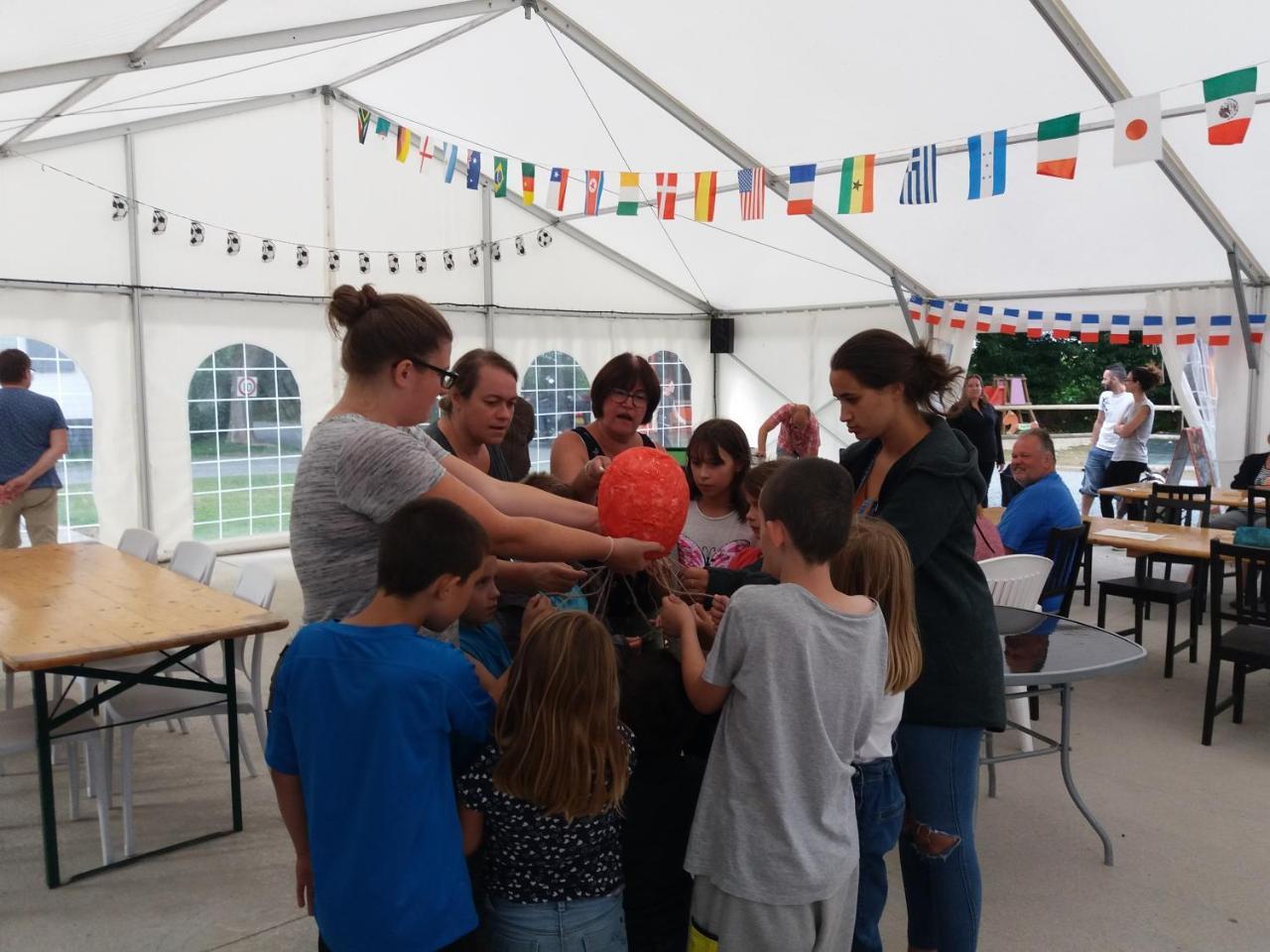 Camping Le Clos De Balleroy מראה חיצוני תמונה